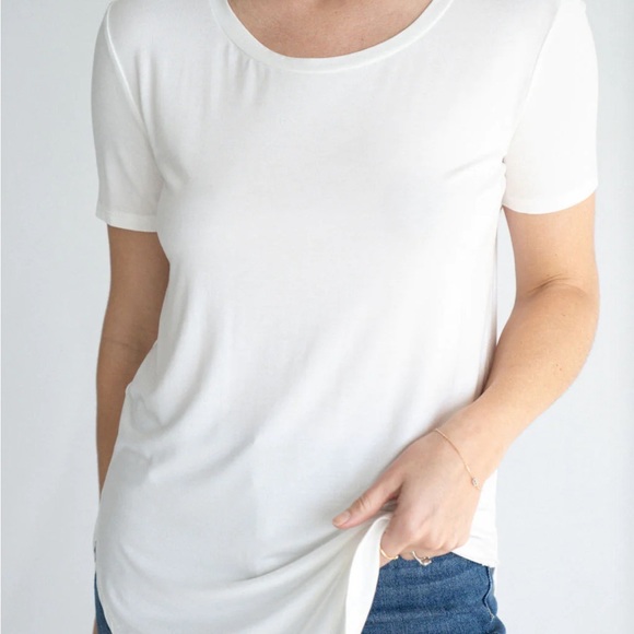 (Set of 4) Carly Jean Los Angelos Favorite Scoop Neck Tee - Picture 4 of 16